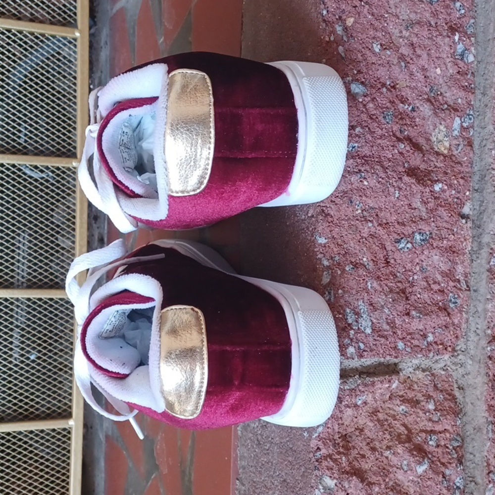 U.S.Polo Association Burgundy Red Velvet Sneakers Cushioned Ankles W8 - Picture 11 of 12